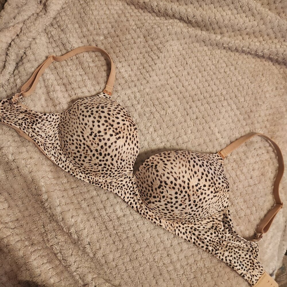 32 DD Victoria secret bra